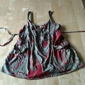 Empire tie tank with pockets!